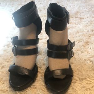 🌺 BCBGeneration High heels Size 10.5👡